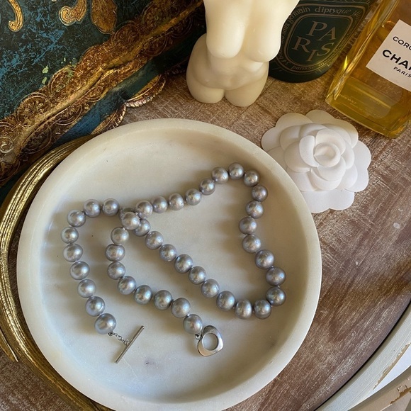 Natural platinum color fresh water knotted pearls - Picture 5 of 9